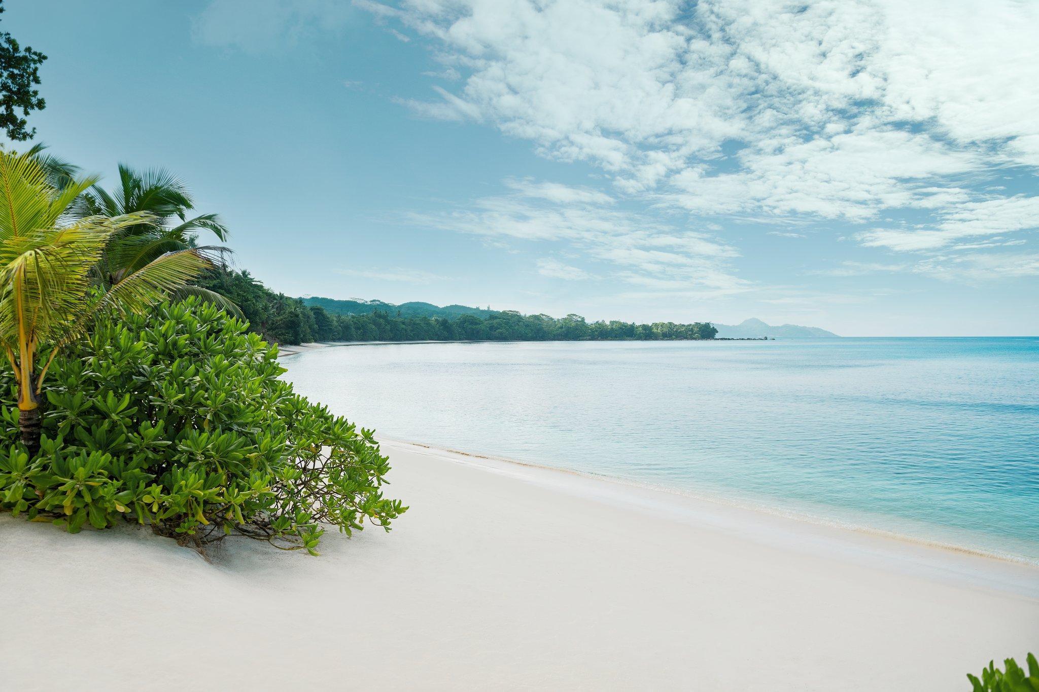 Avani Barbarons Seychelles Resort Grand Anse  Exterior photo