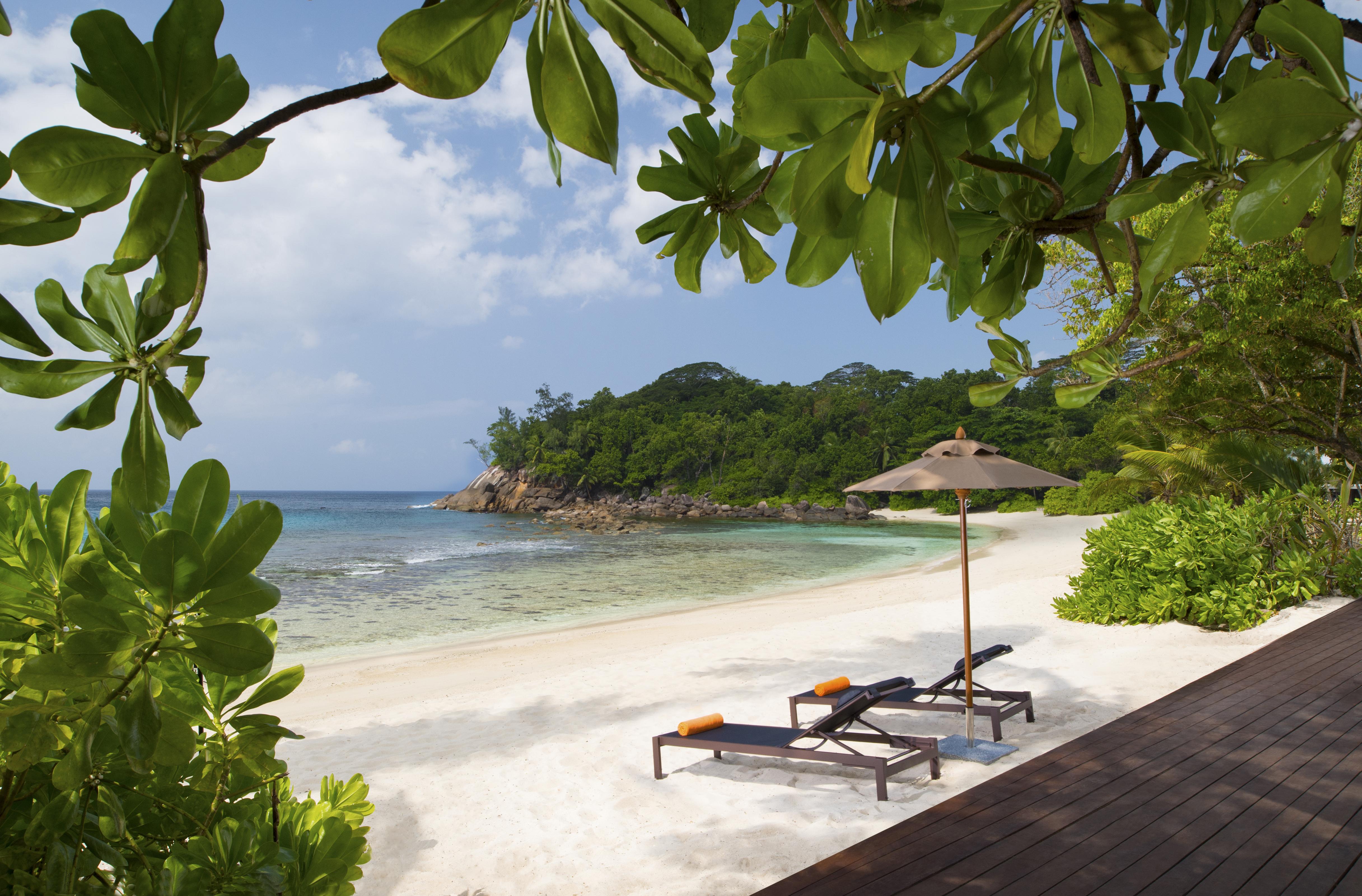 Avani Barbarons Seychelles Resort Grand Anse  Exterior photo