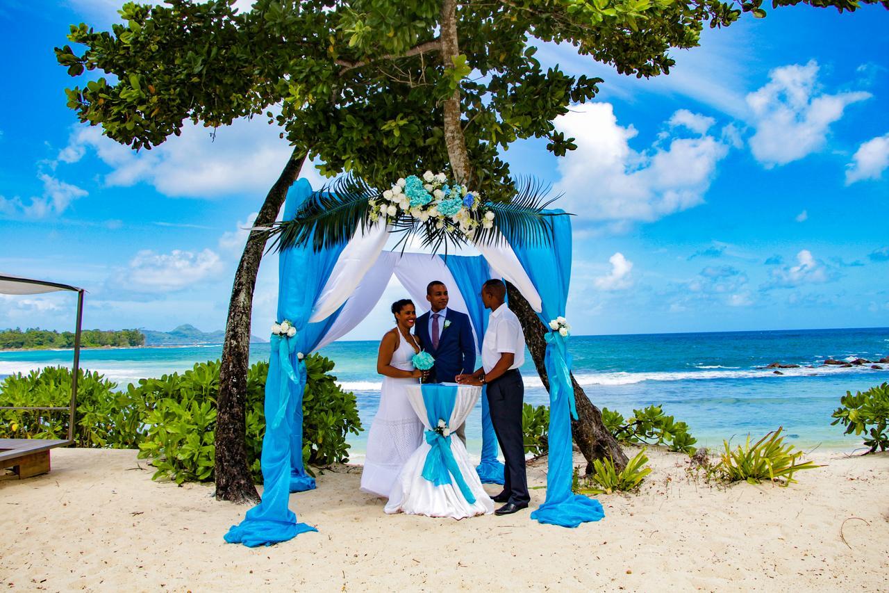 Avani Barbarons Seychelles Resort Grand Anse  Exterior photo